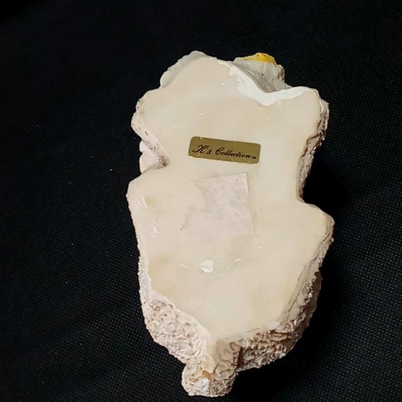 Vintage K's Collection "Bunny with Sunflowers" Resin Figurine - Picture 6 of 7